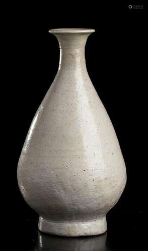 A WHITE GLAZED PORCELAIN BOTTLE Korea, Joseon dynasty,