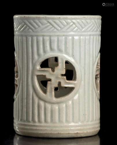 A WHITE GLAZED PORCELAIN BRUSH HOLDER Korea, Joseon