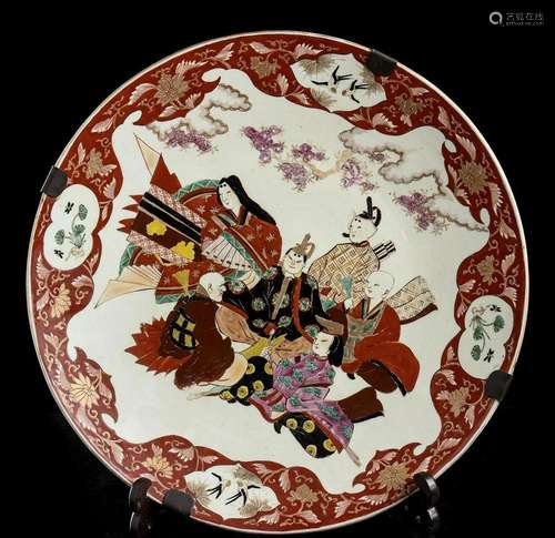 A LARGE POLYCHROME PORCELAIN DISH WITH THE 'SIX