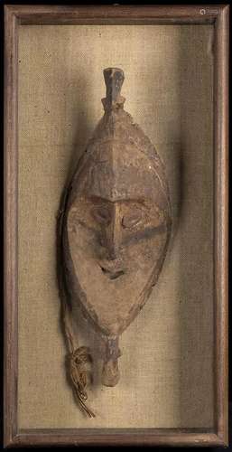 A WOODEN MASK Papa New Guinea, Sepik