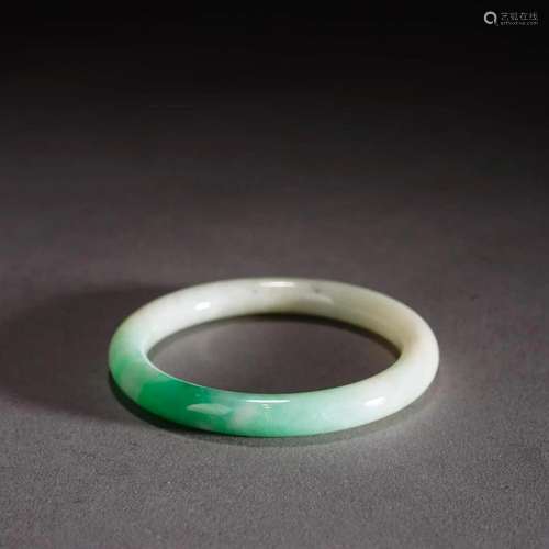 Mottled Jadeite Bangle