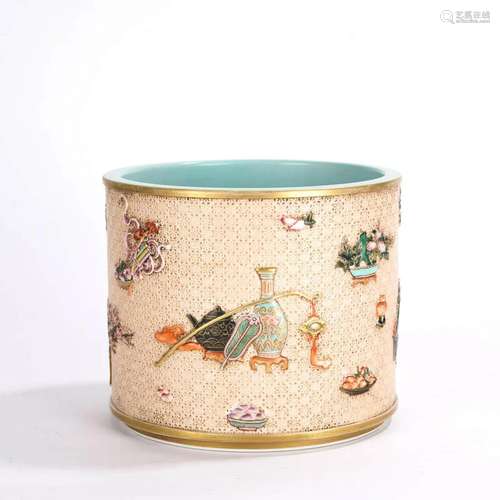 Gilt Decorated Famille Rose Antiques Brush Pot