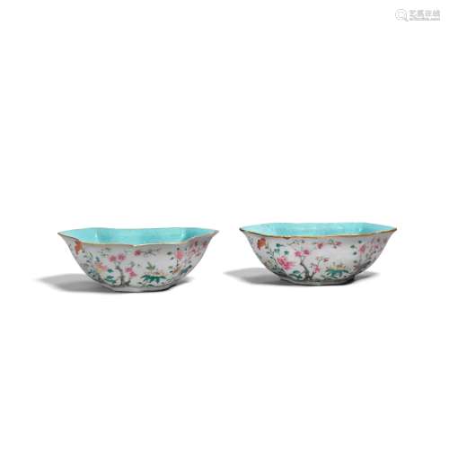 A pair of lobed famille-rose 'floral' bowls