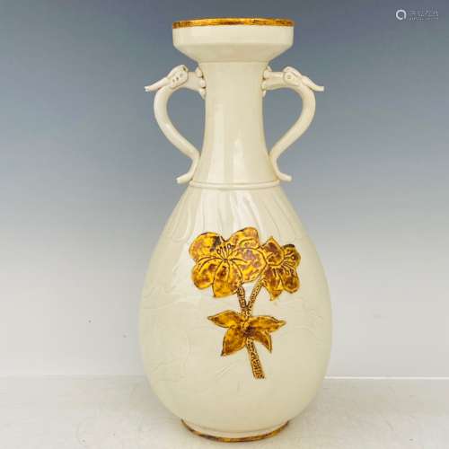 定瓷镶金花瓶