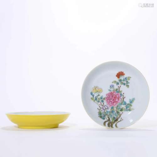 Yellow Ground Famille Rose Flower Plate