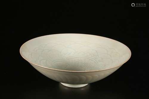 Bluish-white-glazed Bowl