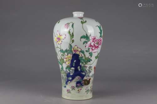 Chinese Famille Rose flower vase