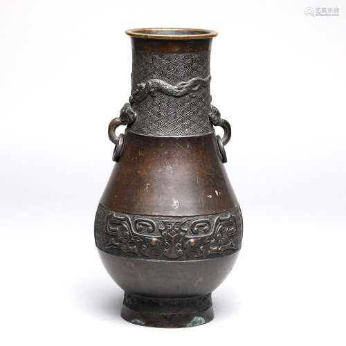 古銅饕餮龍紋銅瓶