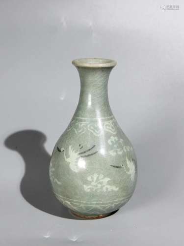 KOREAN CELADON GALZED YUHUCHUN VASE