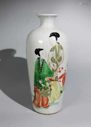 WUCAI FIGURES VASE