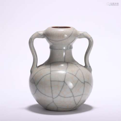 A Ge Style Glaze Garlic-head Vase with Double Handles