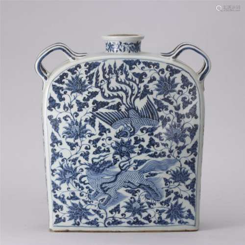 A Blue and White Phoenix and Beast Porcelain Pot