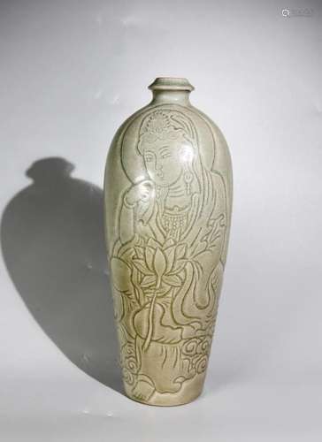 RU WARE CELADON GUANYIN MEIPING VASE