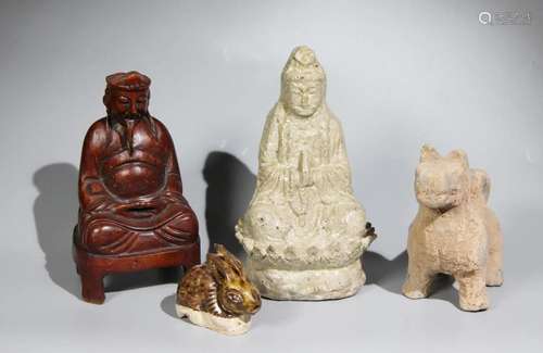 SET OF FIGURS AND ANIMAL EFFIGIES