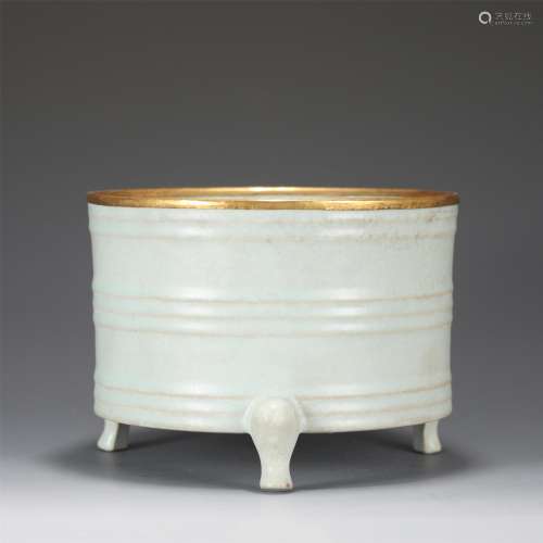 A Ru Style Glaze Porcelain Tripod Washer