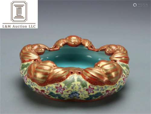A Chinese Famille Rose Porcelain Brush Washer with