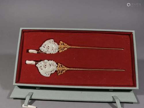 PAIR OF GILT SILVER JADE CARVING HAIRPINS