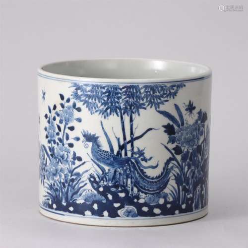 A Blue and White Floral and Phoenix Brush Pot