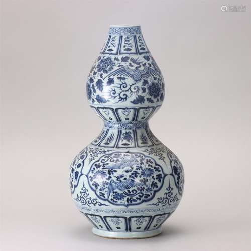 A Blue and White Porcelain Double-gourds Vase