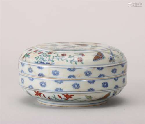 A Doucai Floral and Insects Porcelain Box and Cover