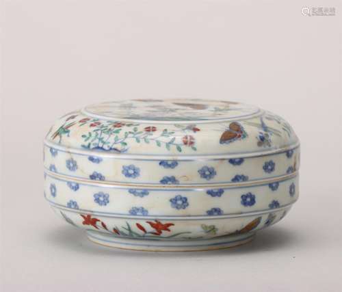 A Doucai Floral and Insects Porcelain Box and Cover