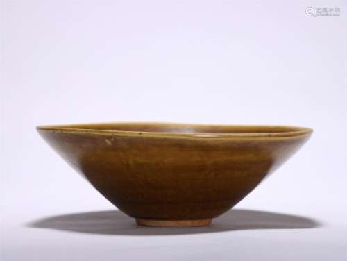 A Ding Style Glaze Porcelain Conical Bowl