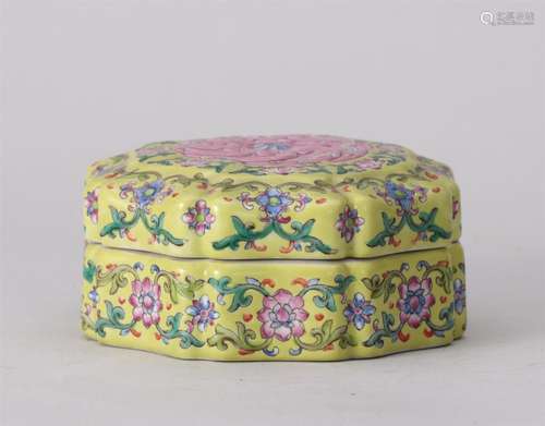 A Famille Rose Porcelain Lobed Box and Cover