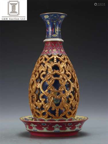 A Chinese Famille Rose Porcelain Vase