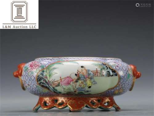 A Chinese Famille Rose Porcelain Brush Washer