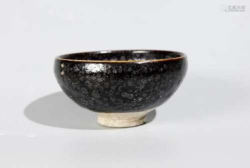 BLACK GROUND OIL-DRIP MOTIF BOWL