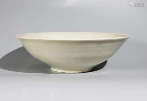 DING WARE FLOWER-ENGRAVED BOWL