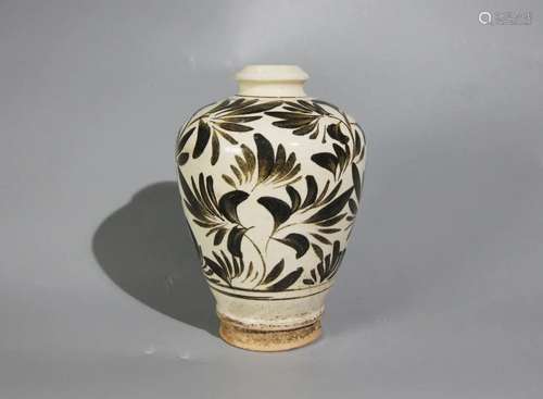 CIZHOU WARE FOLIAGE MOTIF MEIPING VASE