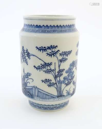 A Chinese blue and white vase of cylindrical form …