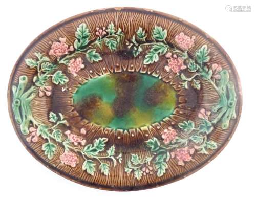 A majolica oval serving dish in the manner of Wedg…