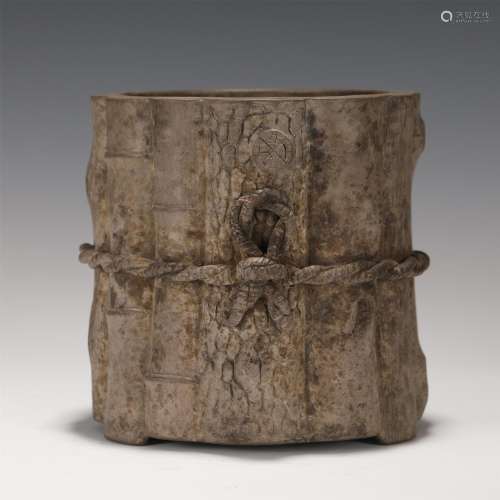 A Carved Bamboo-joints Pottery Brush Pot