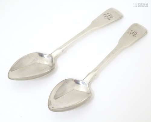 A pair of George III silver Fiddle pattern teaspoo…