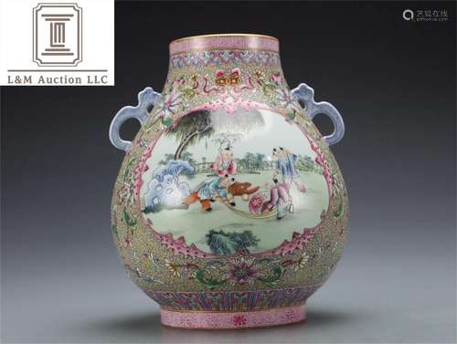 A Chinese Famille Rose Porcelain Wine Container with