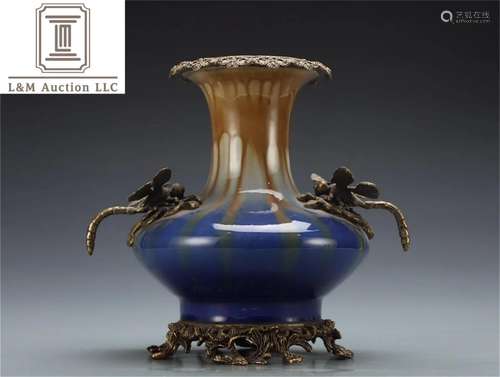 A Chinese Porcelain Vase