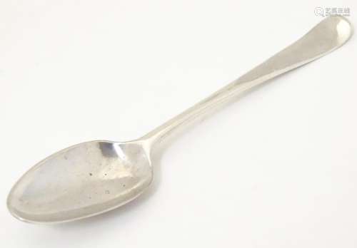 An 18thC fancy back teaspoon, maker S.A. Approx. 4…