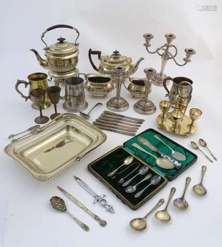 Assorted silver and silver plate to include a silv…