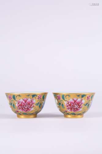 Famille Rose Cups on Gold Ground