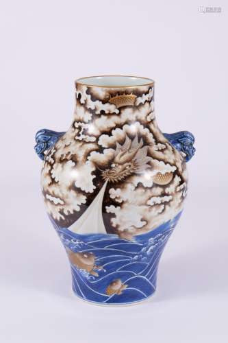 Gold-Outlined Blue-and-white Zun Vessel