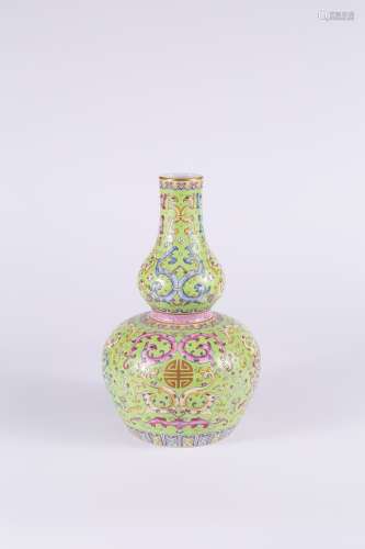 Famille Rose Gourd-shaped Vase