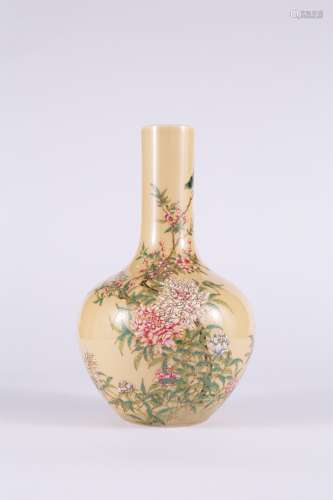 Yellow-glazed Famille Rose Globular Vase