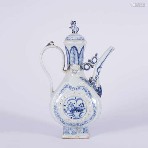 A Blue and White Flower Ewer