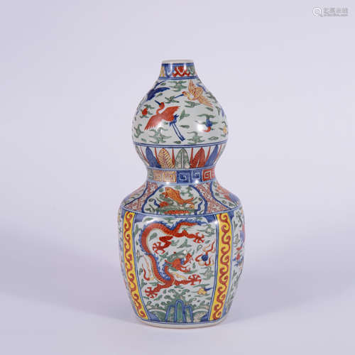 A Wucai Glaze Dragon and Phoenix Double-Gourd-Shape Vase