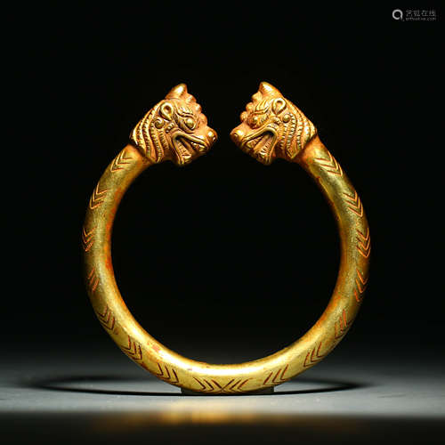 A Gold Made Beast-Form Bangle