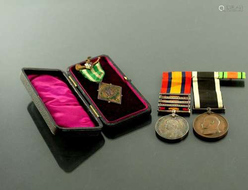 Medal pair: Supply Officer E.E. Dalton,