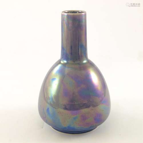 Ruskin Pottery, a lustre vase, 1922, con