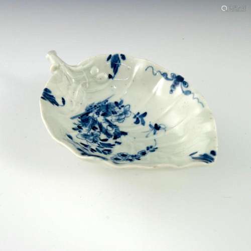 A Worcester blue and white leaf moulded